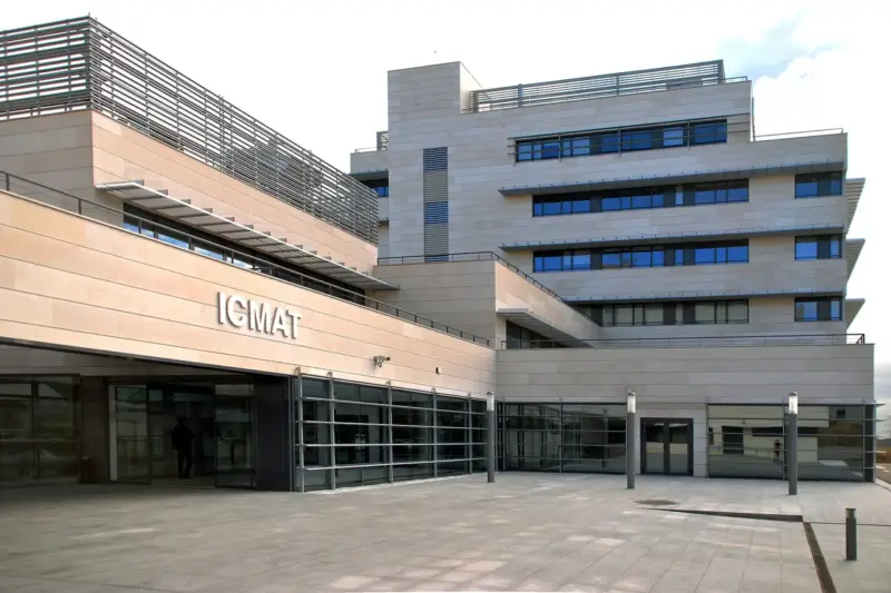 Edificio moderno del Instituto de Ciencias Matemáticas (ICMAT) en el campus de Cantoblanco, en Madrid