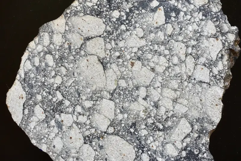 Muestra mineral lunar analizada en laboratorio tras la misión espacial Chang'e 6