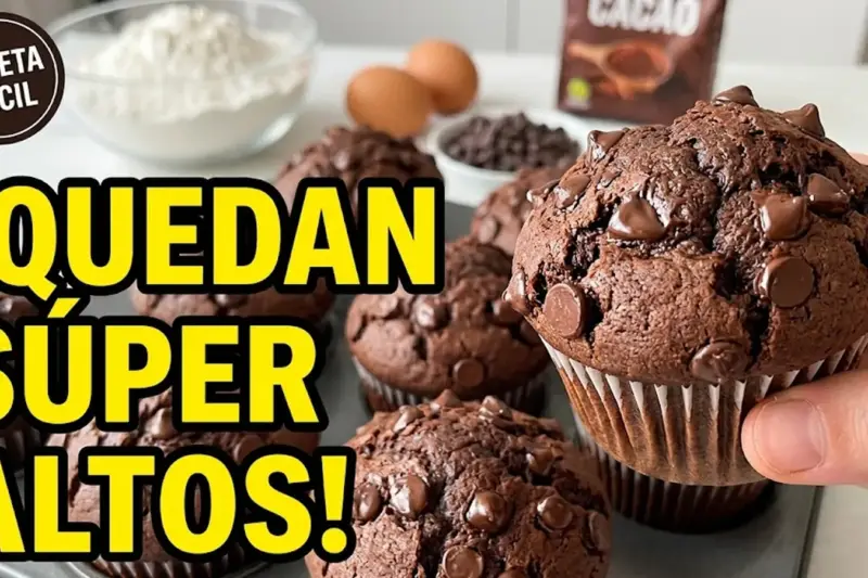 Muffins de chocolate esponjosos (estilo Starbucks)